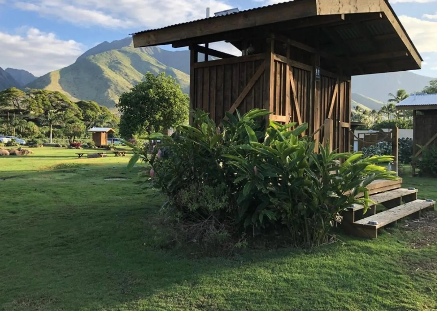 Embark On A Journey Through Maui With Aloha Glamp'S Jeep And Rooftop Tent Allows You To Discover Diverse Campgrounds, Unveiling The Island'S Beauty From Unique Perspectives Each Day Paia 0*,